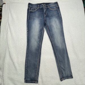 Women’s 16 Reg. Maurice’s Blue Jeans